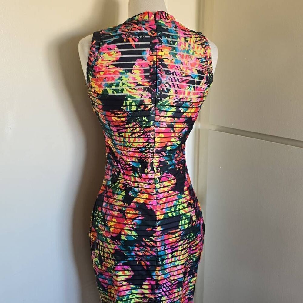 GUESS Bodycon Printed Sheath Mesh Midi Floral banded Dress Sleeveless sz. 4 Blac - Picture 7 of 8